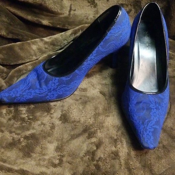 royal blue pumps